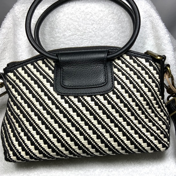 NWT - Hobo Sheila Weave Crossbody Bag - Picture 2 of 11